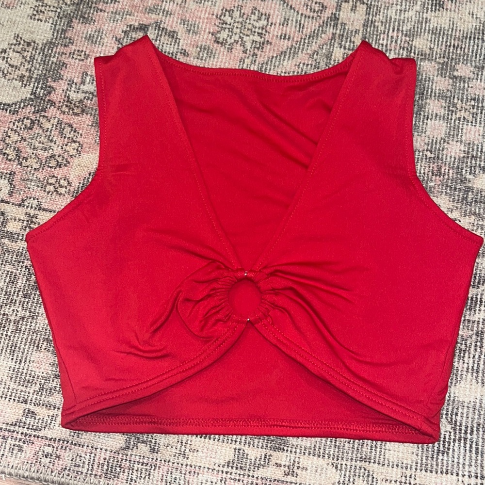 NWOT Red Crop O ring top